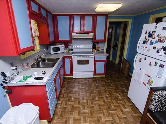 3rd image of 1532 S Webster Ave