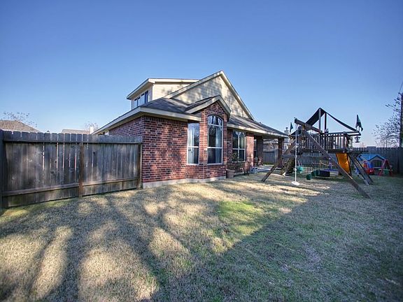 3rd image of 1110 Romero Dr