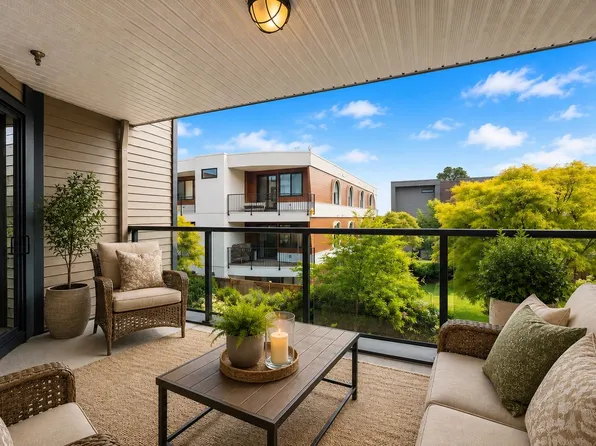 15210 Pacific Ave #220, White Rock, BC V4B 5L2