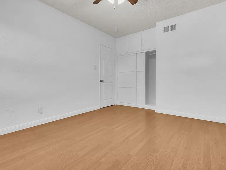1833 Lees Ave — Photo 16