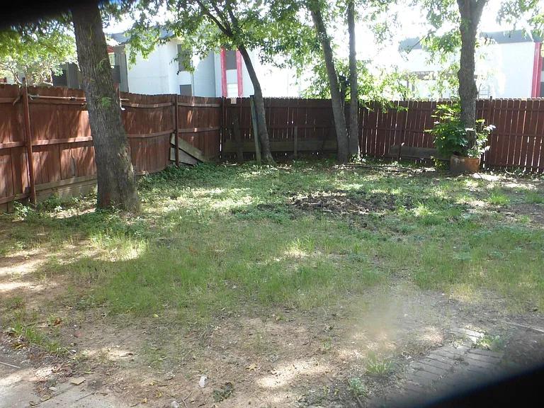 1302 Yukon Dr — Photo 25