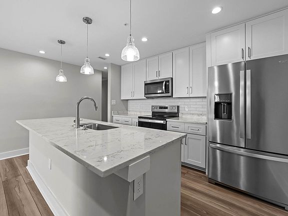 3rd image of 215 Brooke Ave #102