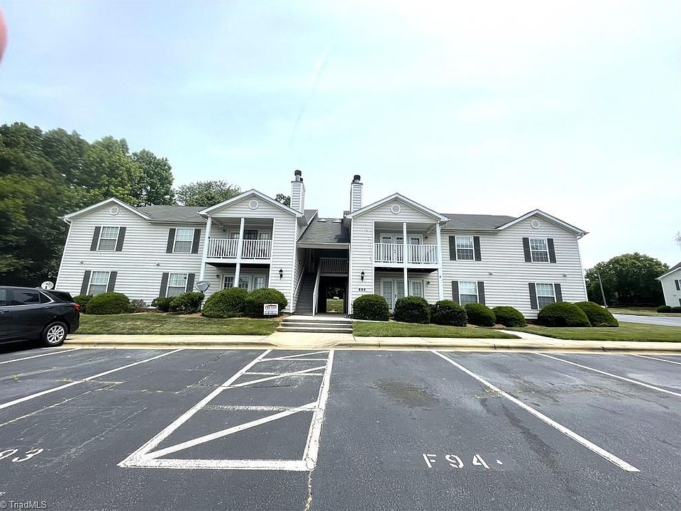 1st image of 804 Folly Ct