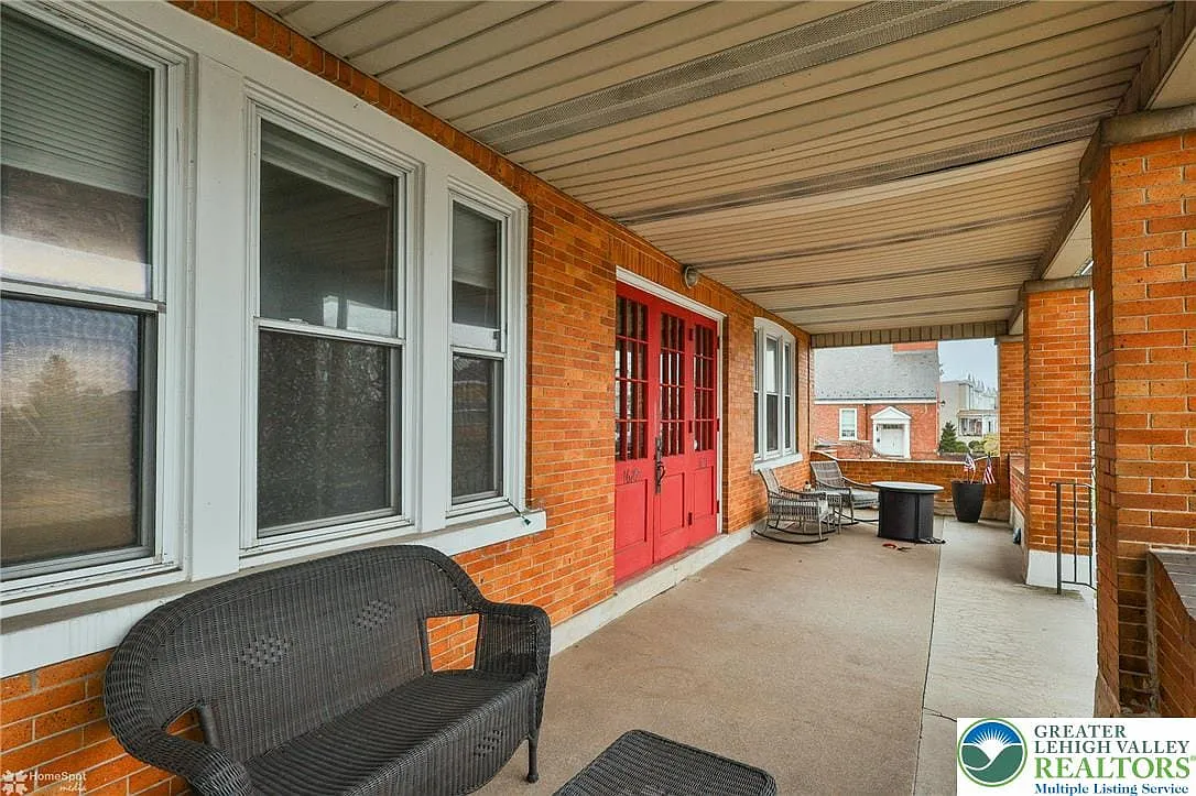 Building Photo - 1629 W Broad St #2