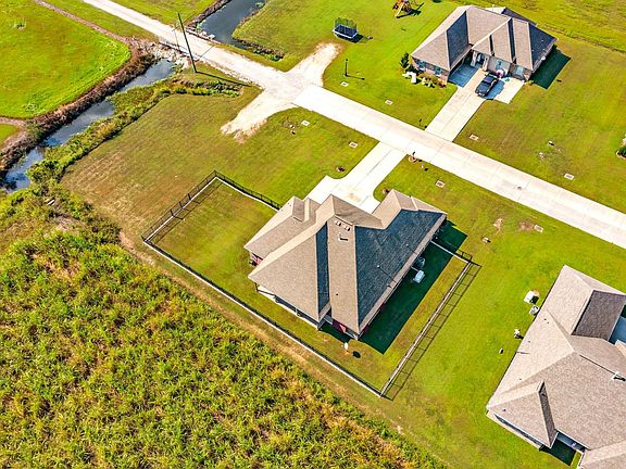 3rd image of 491 Kleinpeter Dr