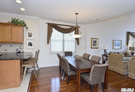 3rd image of 700 Balfour Pl