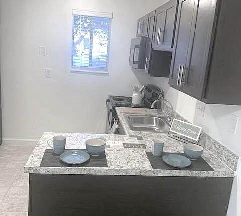 2nd image of 10112 Arrowhead Dr