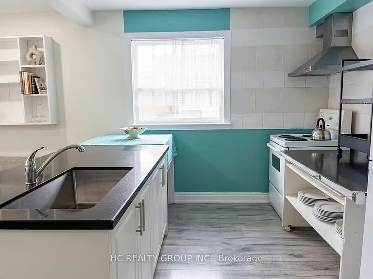 389 Ruth Ave — Photo 2