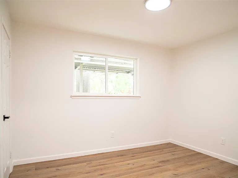 9214 Woodland Oaks Dr — Photo 28