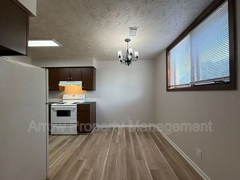 601 N 4th St #2 — Photo 5