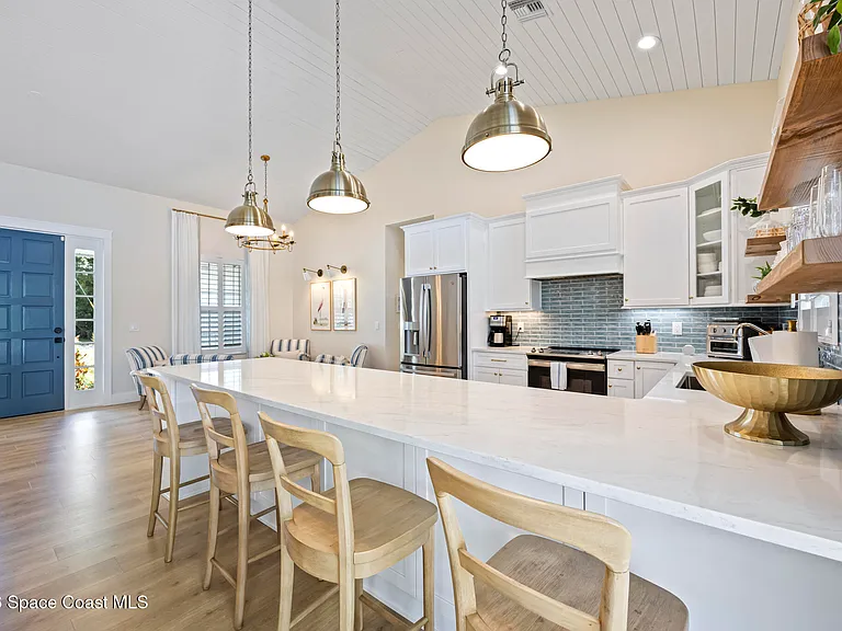6774 Angeles Rd — Photo 13