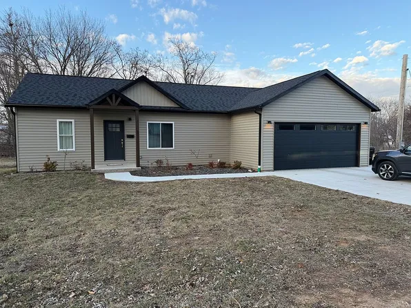 602 W New St, Palmyra, MO 63461