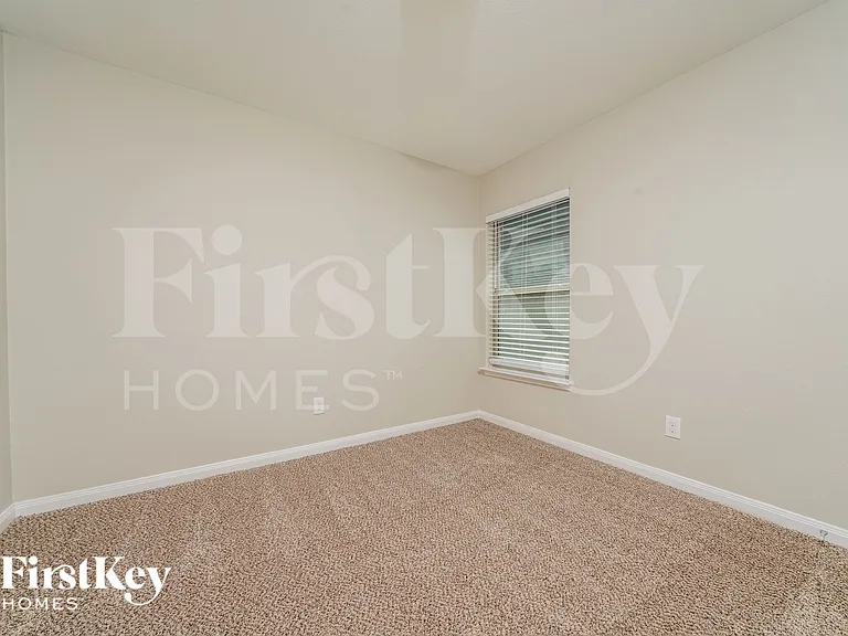1310 Barrel Dr — Photo 12