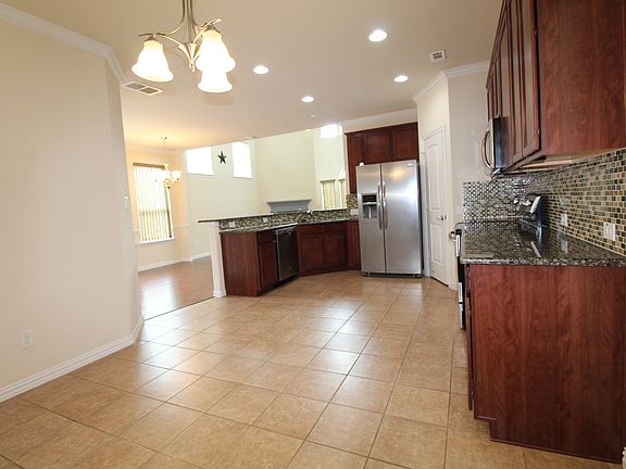 5th image of 1700 Estacado Dr