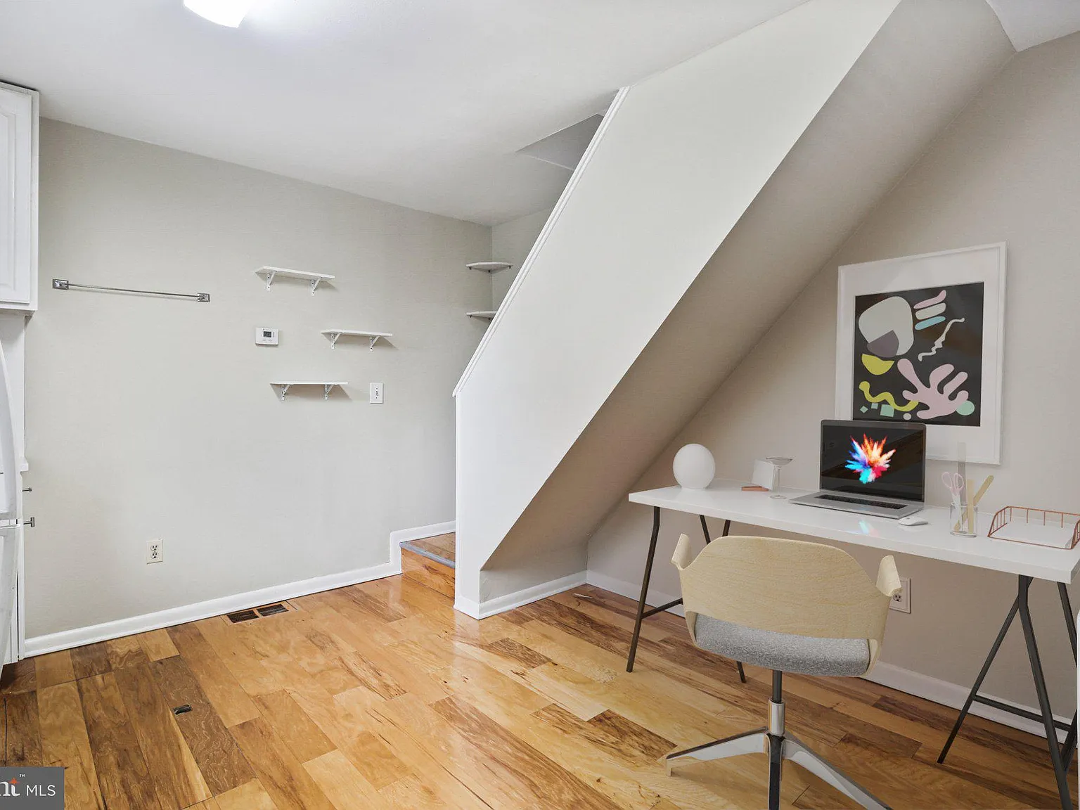 1 bed, 1.0 bath, 400 sqft, $1,300 — Photo 3