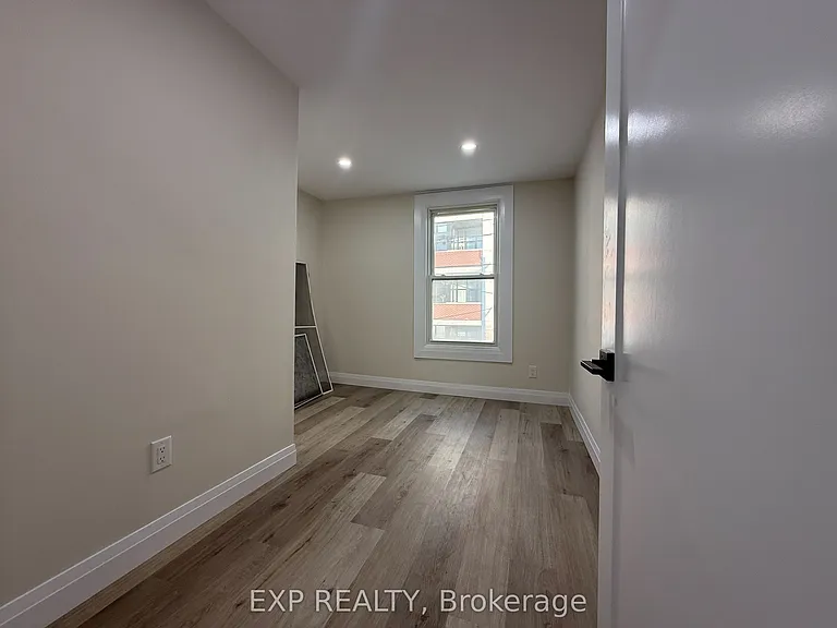 122 Alice St #UPPER — Photo 14