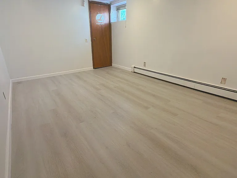 4215 189th St #B1 — Photo 1
