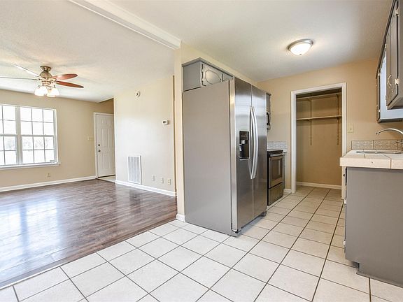 5th image of 558 Carmack Dr