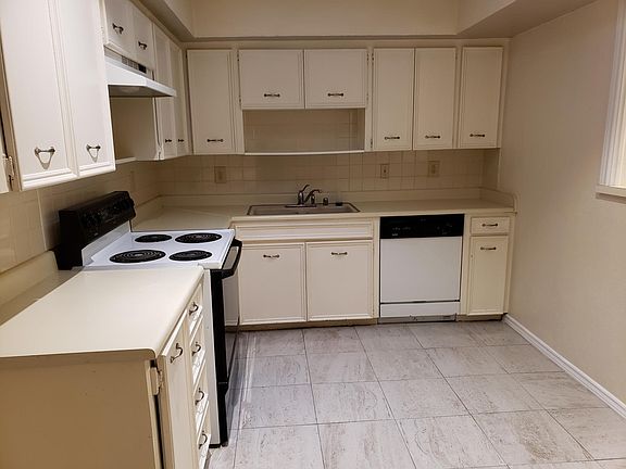4th image of 314 Thunderbird Dr