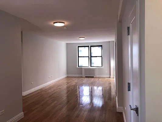 Rented by Stonehenge NYC LLC | media 13