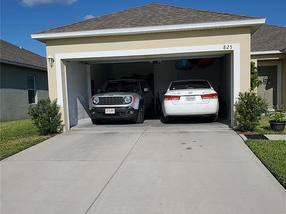 3rd image of 825 Sheen Cir