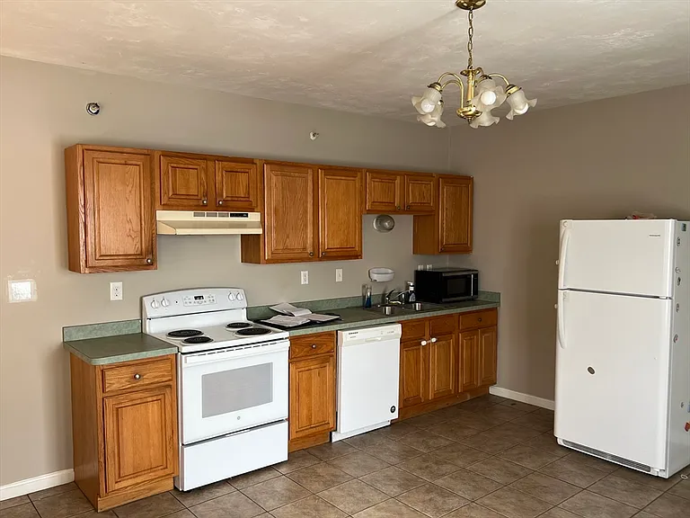 241-243 Main St #1 — Photo 3