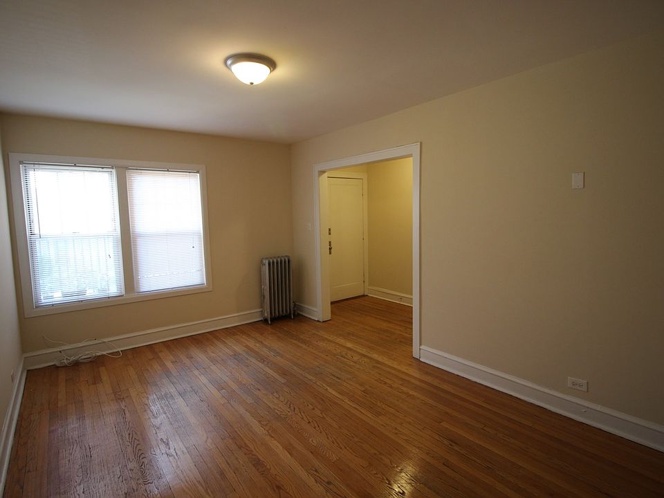 1st image of 2318 W Granville Ave #1