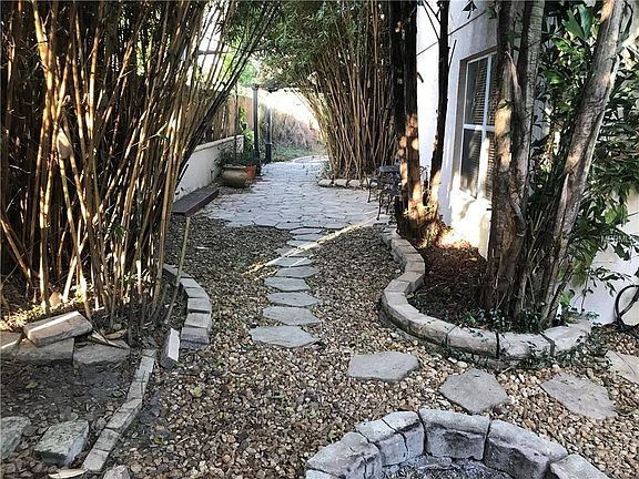 4th image of 1676 E Normandy Blvd