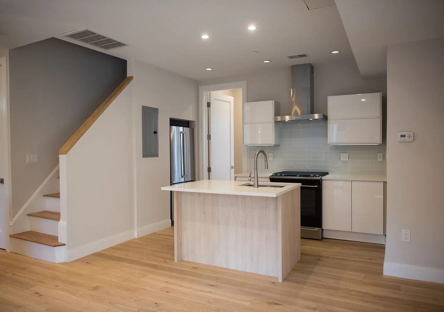 14 Sumner Street — Photo 1