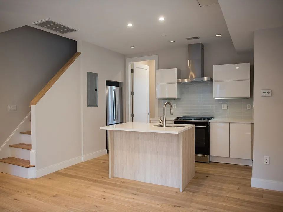 14 Sumner St