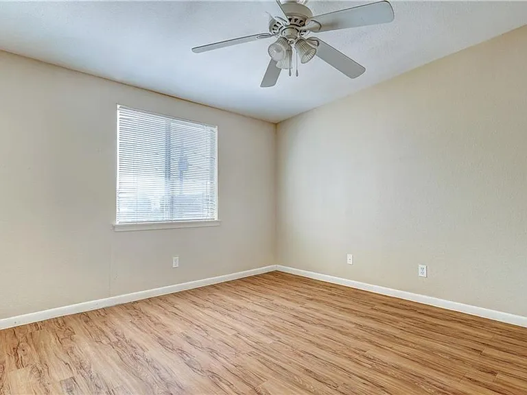 2408 Longview St #208 — Photo 10