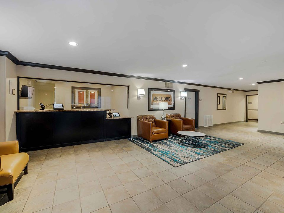 Lobby and Guest Check-in