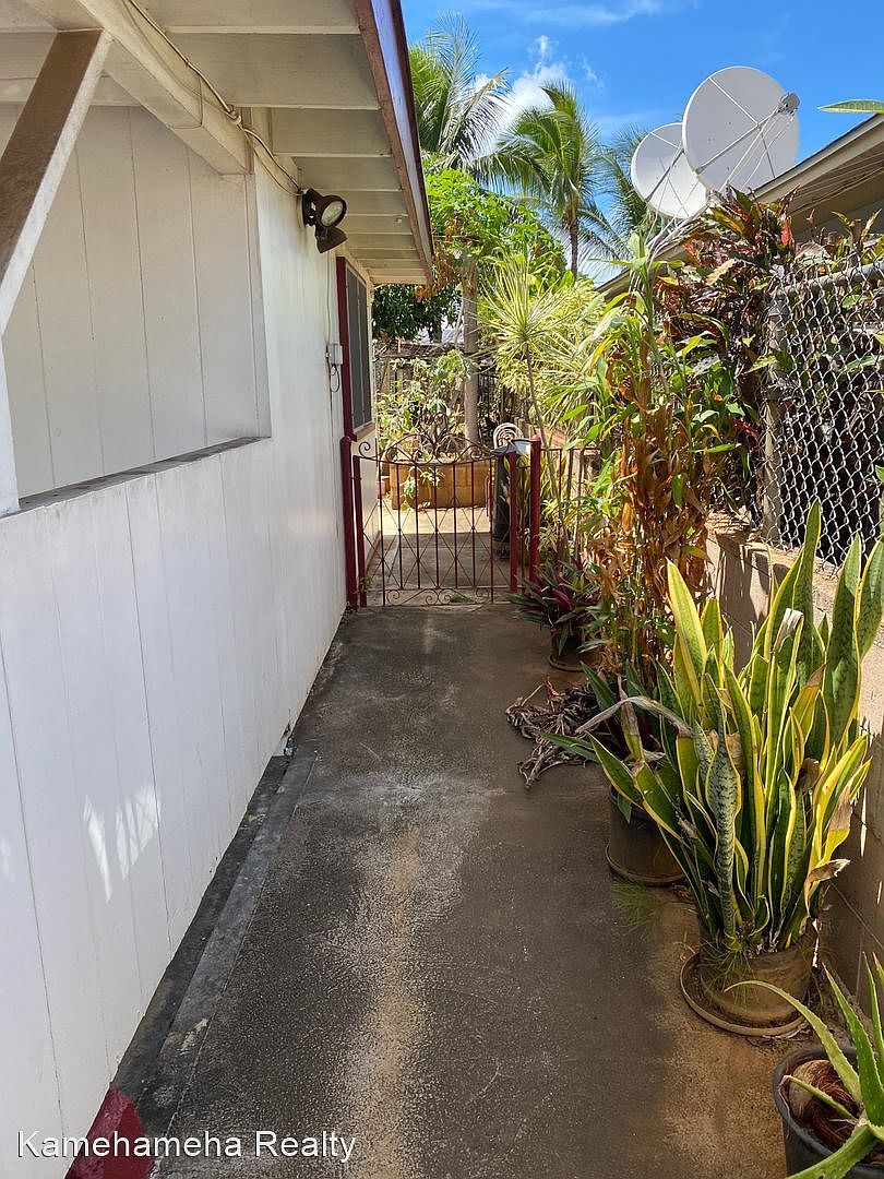 94-288 Kahualena St, Waipahu, HI 96797 | Zillow