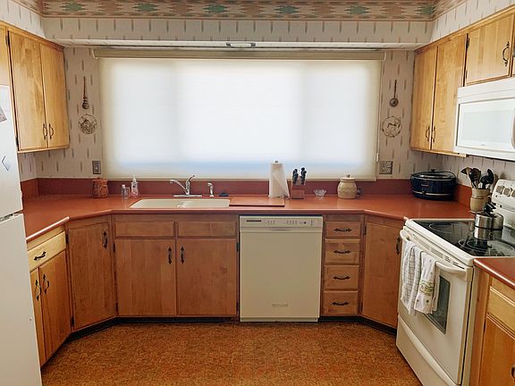 4th image of 1720 Martin Ave