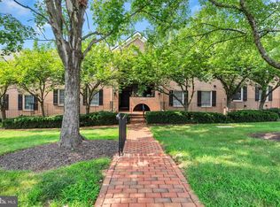 5702 Brewer House Cir UNIT T-2-12, Rockville, MD 20852