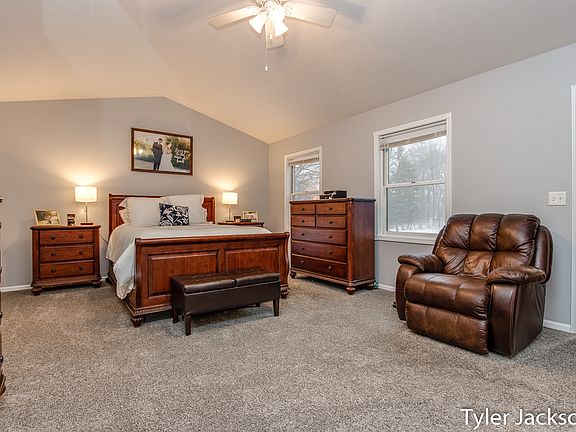 5th image of 1780 Glenvale Ct SW