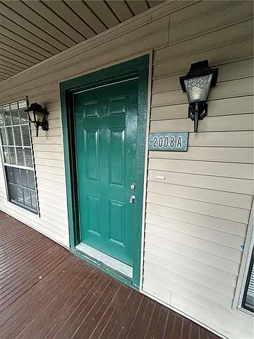 2 bed, 1.0 bath, 900 sqft, $1,150 — Photo 2