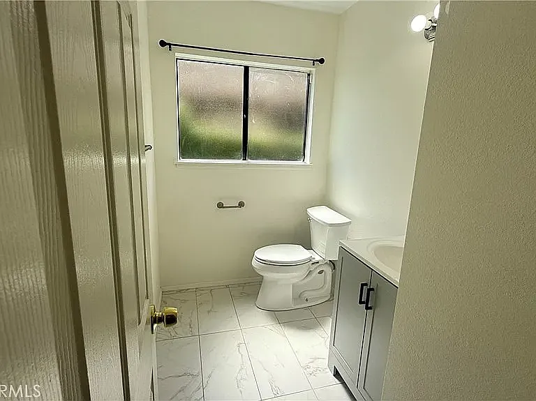 46 Christamon W — Photo 9