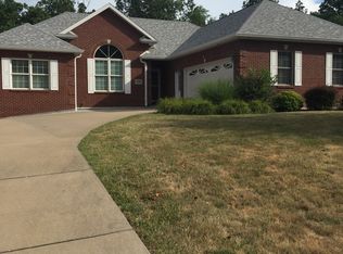 214 Madelines Park Cir, Jefferson City, MO 65109
