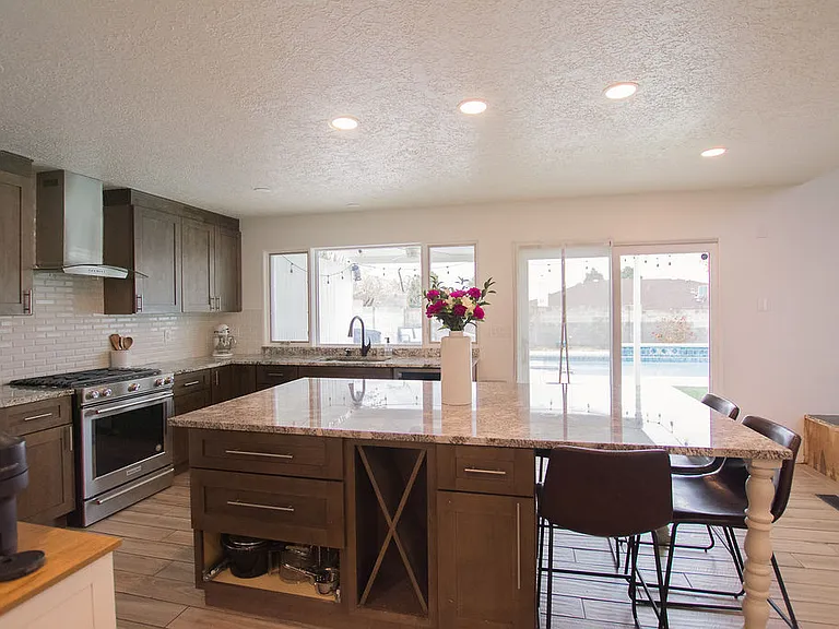 9514 Avenida Del Oso NE — Photo 18