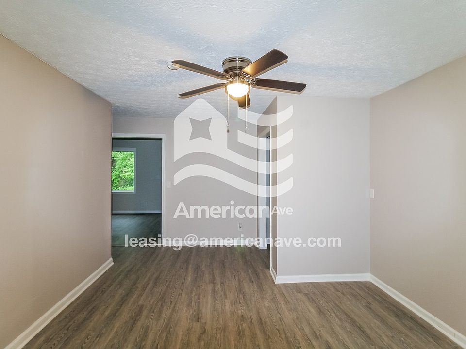 1939047_002_living_room_13650251.jpg