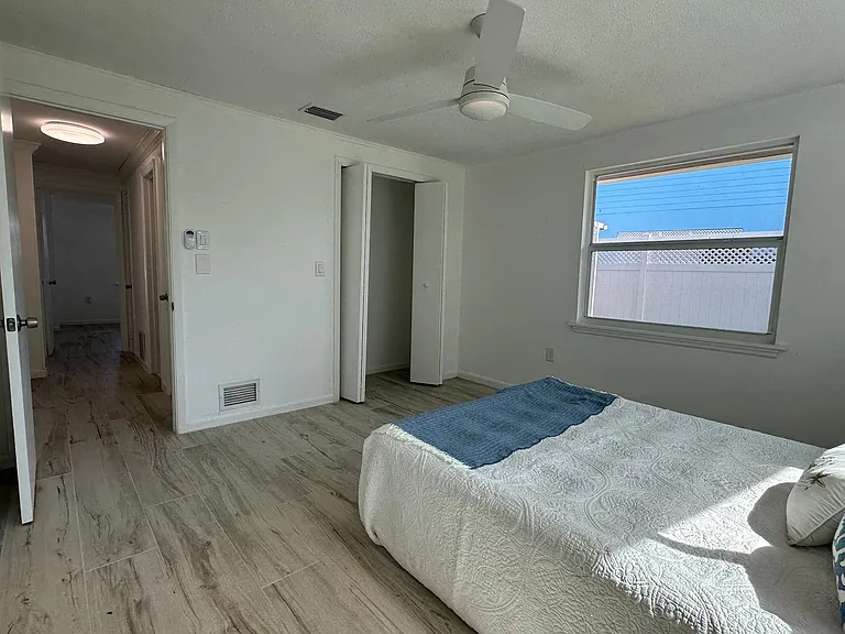 812 Bayview Dr — Photo 26