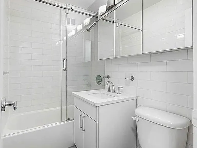 165 E 35th St #10FG — Photo 6