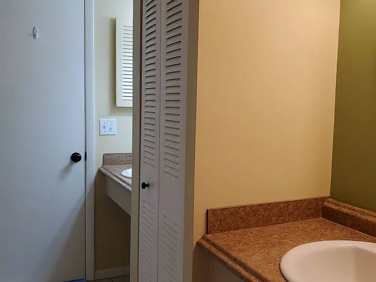 2300 Twelve Oaks Dr #B7 — Photo 13