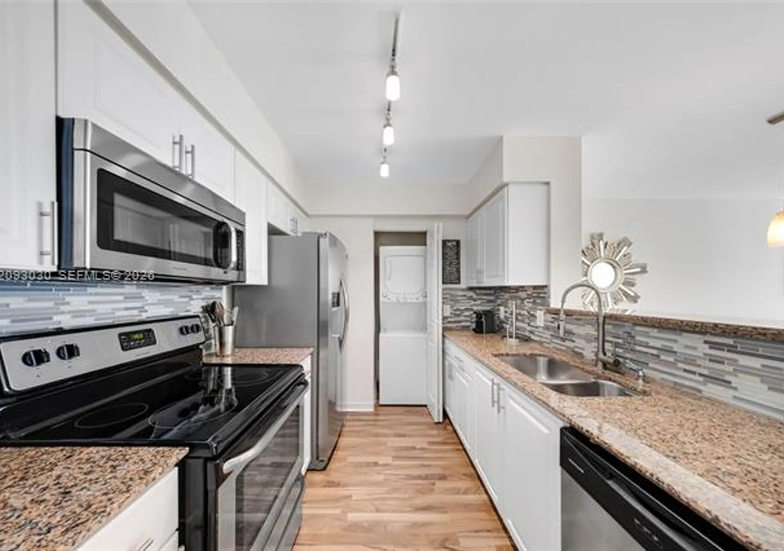 1155 Brickell Bay Dr cu-2207, Miami, FL 33131 — Photo 1