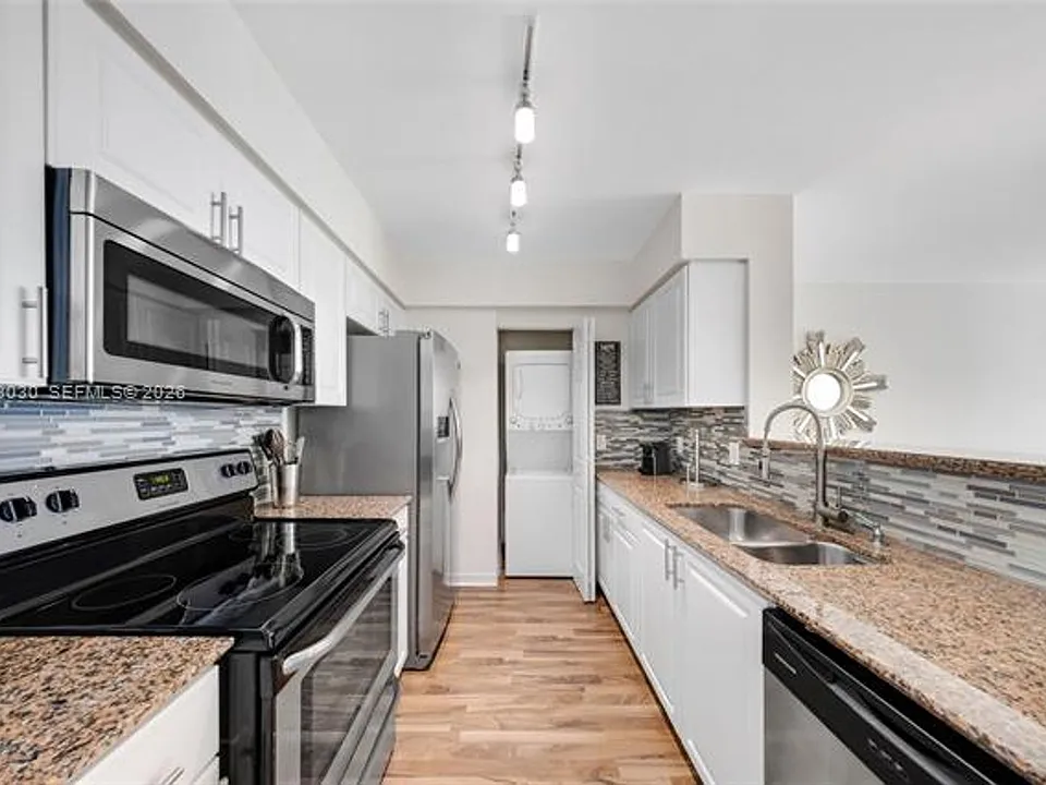 1155 Brickell Bay Dr #CU-2207