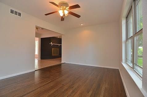 5th image of 214 W Daugherty Dr