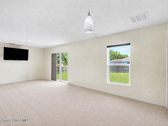 4th image of 448 Scarlet Rd SW