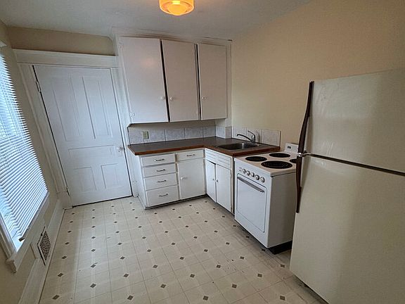 4th image of 1503 S 22nd St APT 2