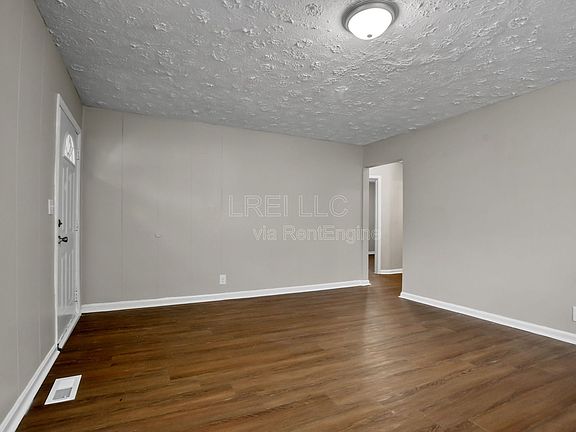 2nd image of 318 N 43rd St